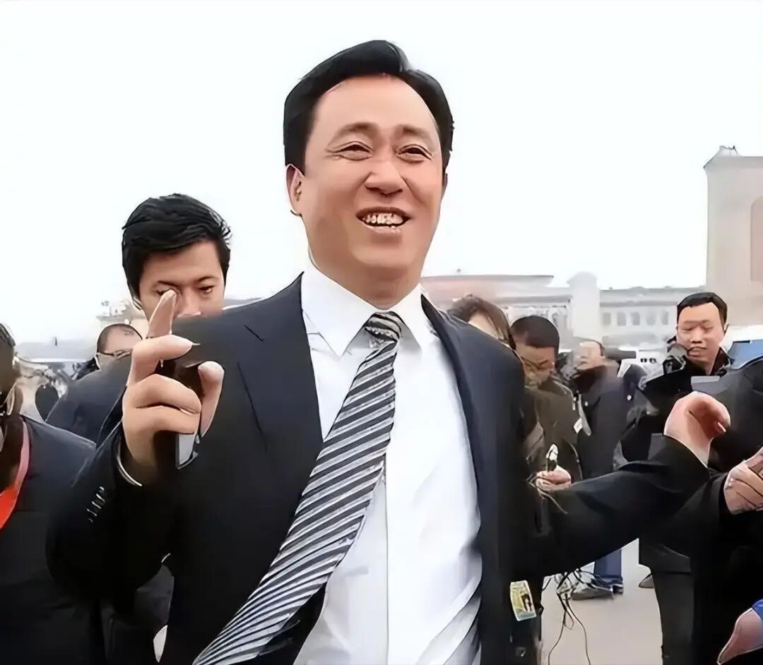 许家印认罪与王石的“谣言”:十年前的草蛇灰线 许家印认罪与王石的“谣言”:十年前的草蛇灰线