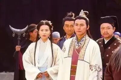 金庸如何完成对自己的政治清算? 金庸如何完成对自己的政治清算?